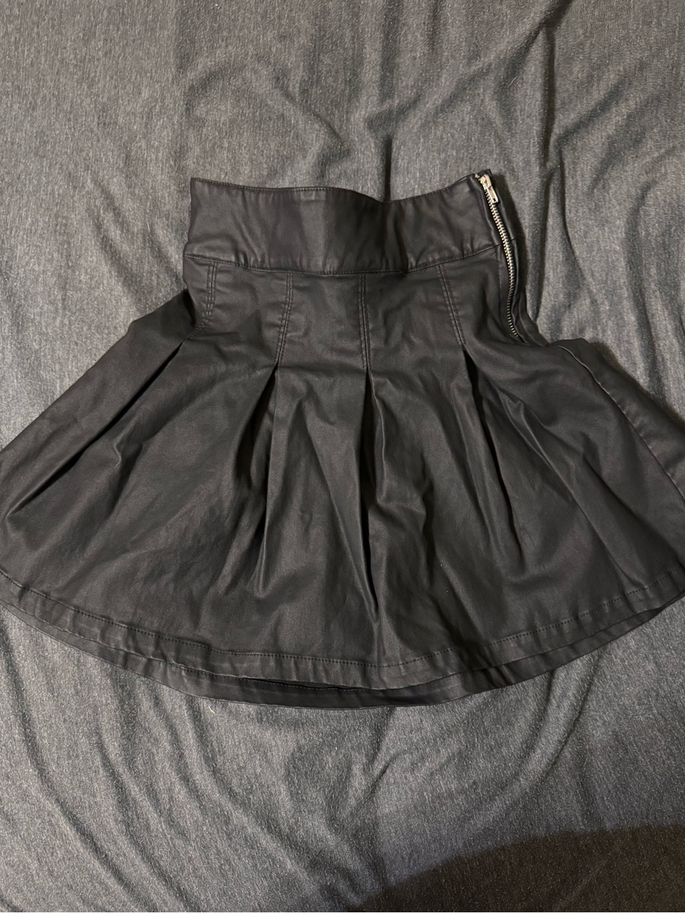 Gianni Bini Black Pleated Faux-Leather Mini Skirt